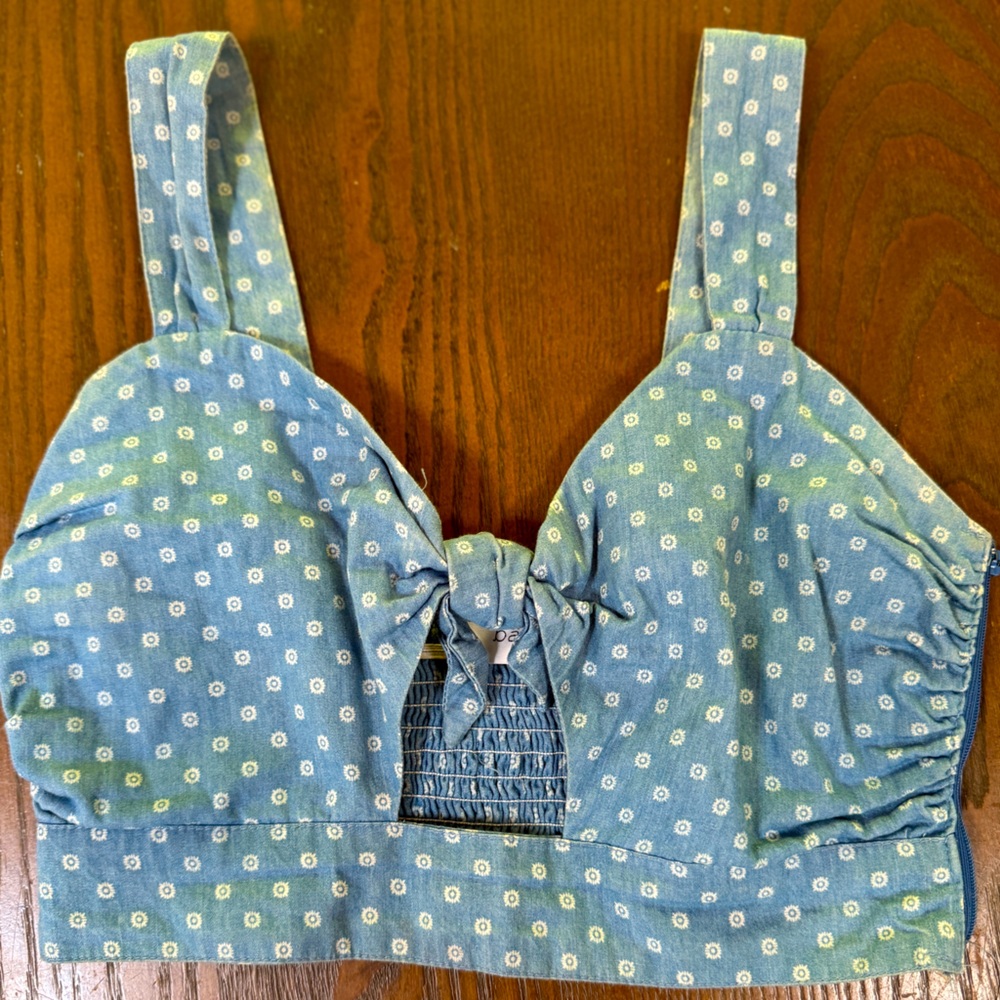 Tie front, side zip Crop Top